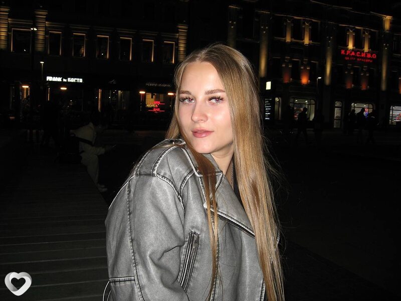 Арина, 21, Москве — анкета №3102176