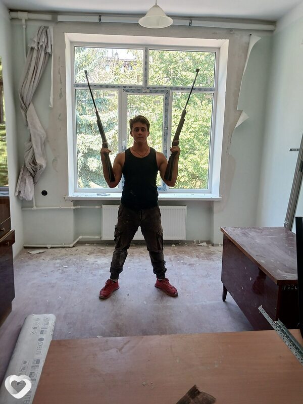 Виталий, 23, Торезе — анкета №3103277