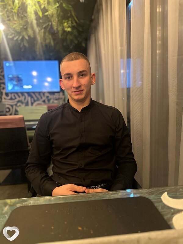 Артем, 22, Барановичах — анкета №3104342
