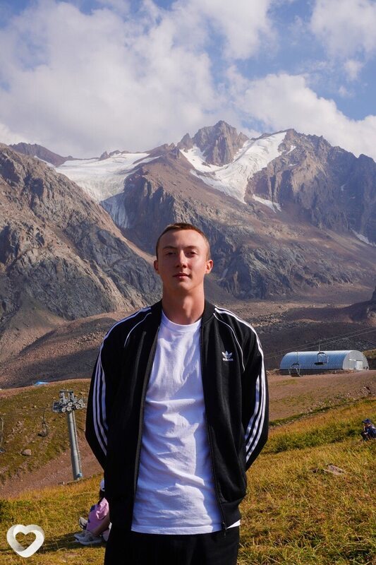 Максим, 20, Алдане — анкета №3105249