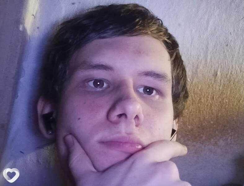 Антон, 19, Мытищах — анкета №3106487