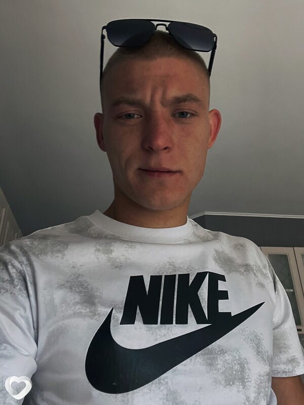 Андрей, 22, Луганске — анкета №3110543