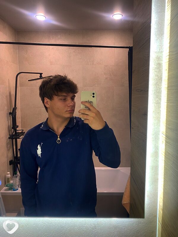 Виталий, 19, Оренбурге — анкета №3110563