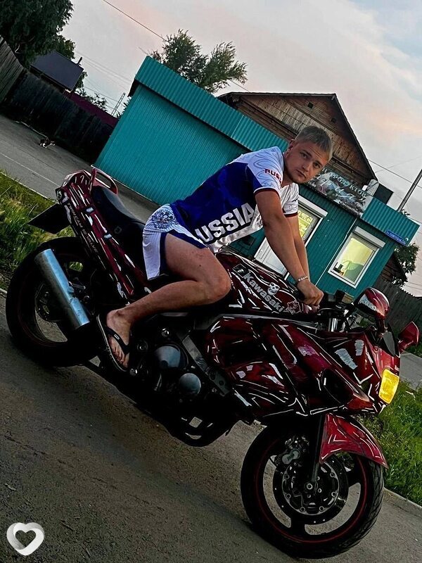 Даниил, 23, Усолье-Сибирское — анкета №3111501