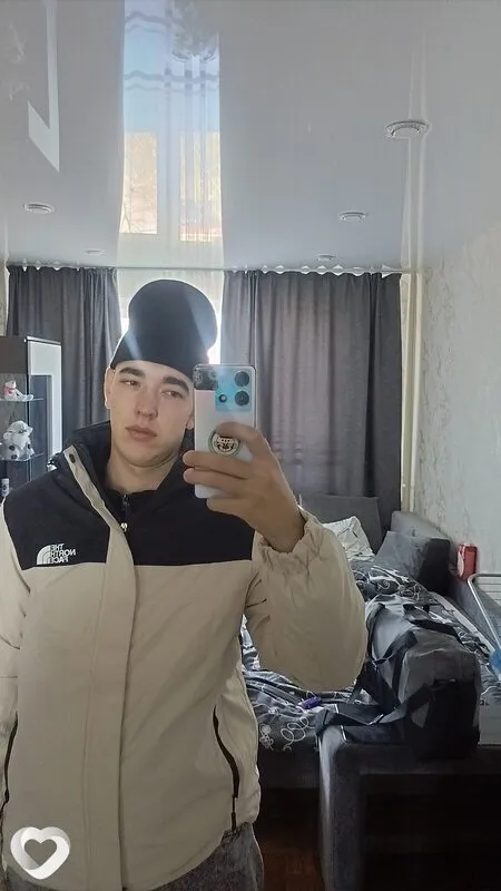 Илья, 23, Барнауле — анкета №3112064