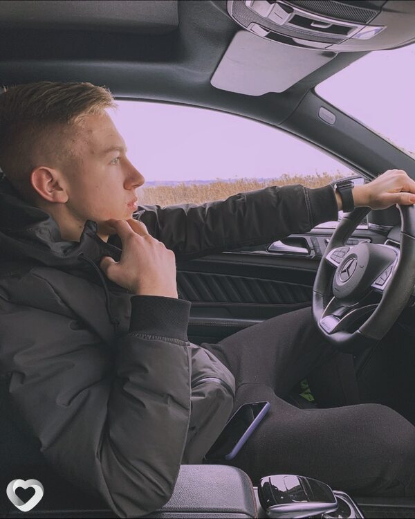 Генарий, 23, Москве — анкета №3113576