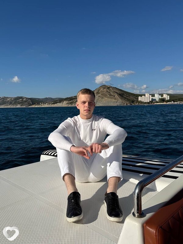 Ярослав, 21, Анапе — анкета №3115393