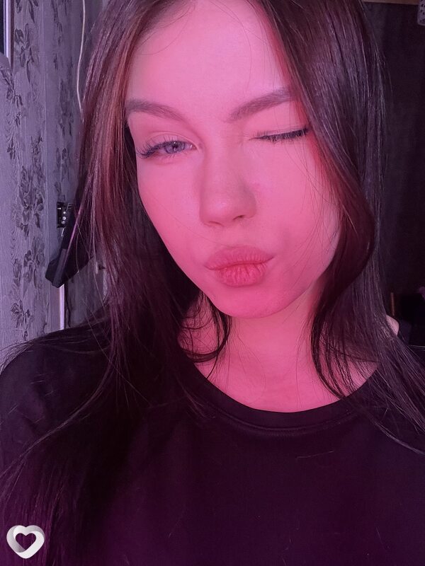 Полина, 18, Томске — анкета №3118180
