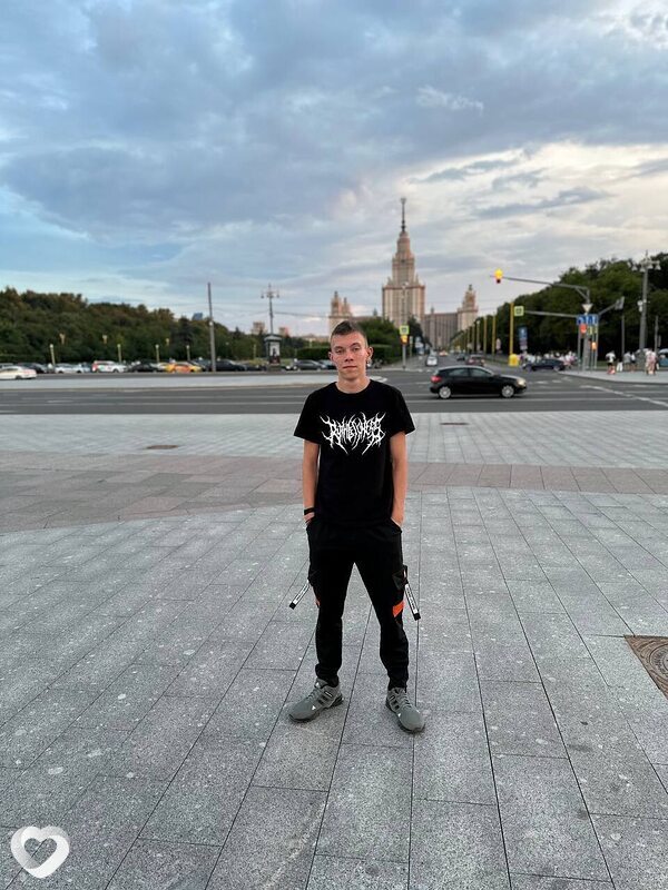 Артем, 18, Москве — анкета №3119933