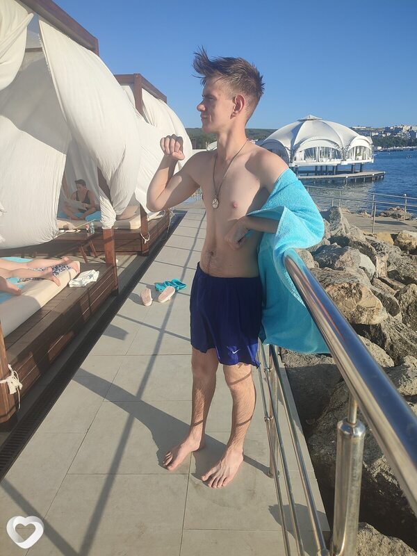 Сергей, 19, Новороссийске — анкета №3120257