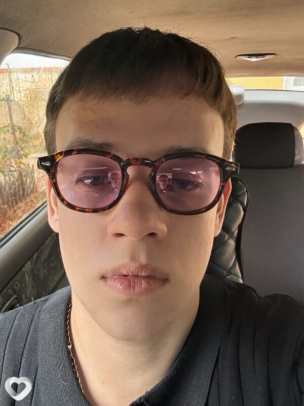 Denis, 19, Севастополе — анкета №3120940