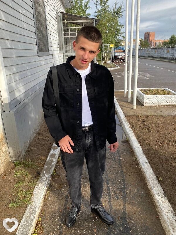 Макар, 25, Донецке — анкета №3121049