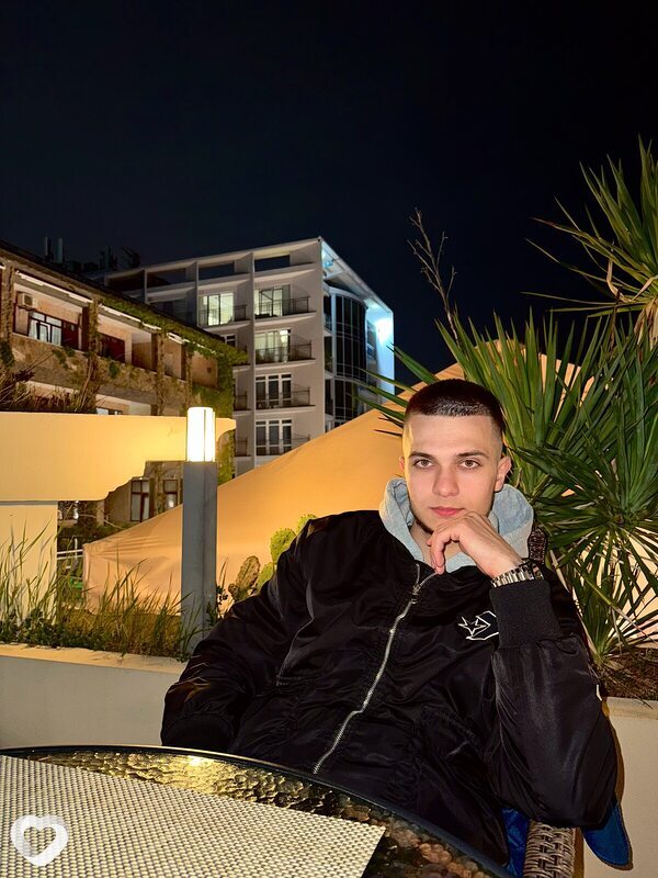 Паша, 22, Москве — анкета №3121569