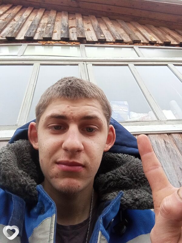 Эдуард, 21, Томске — анкета №3122606