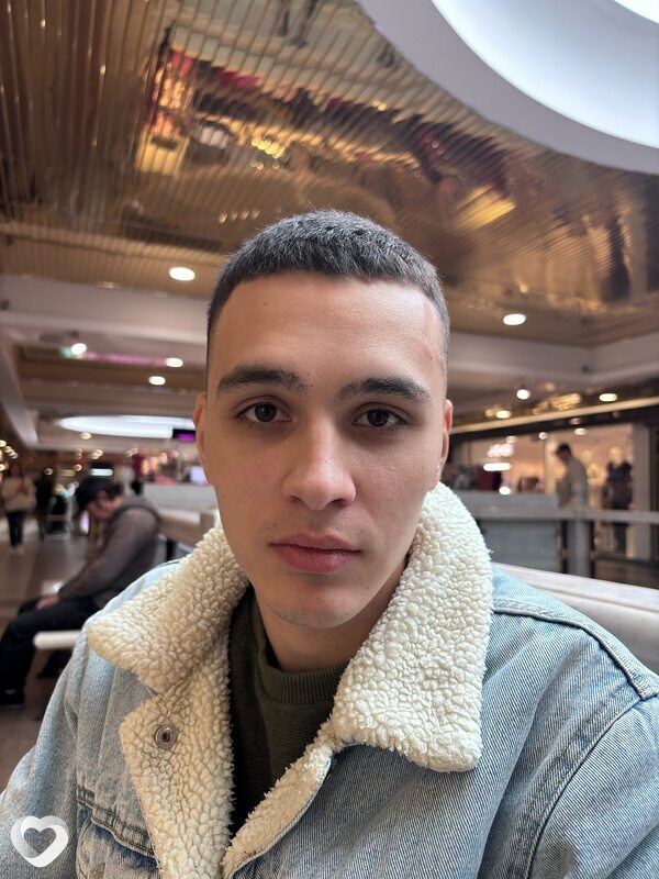 Марат, 21, Москве — анкета №3122149