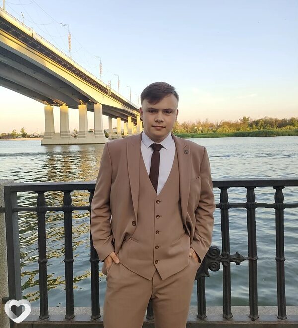Владислав, 19, Ростове-на-Дону — анкета №3122341