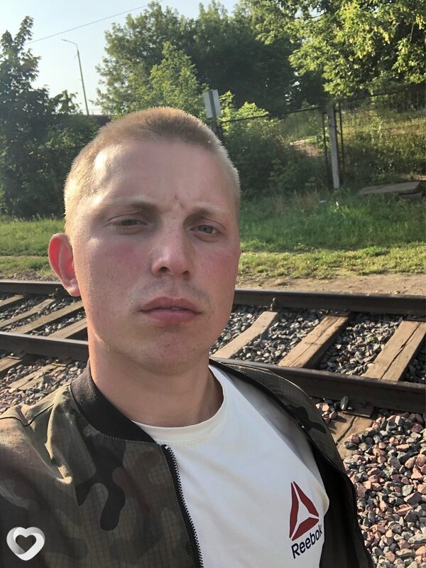 Артем, 23, Речице — анкета №3125358