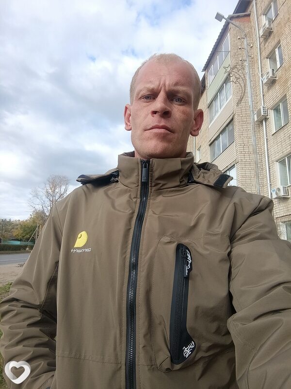 Олег, 32, Лесозаводске — анкета №3125597