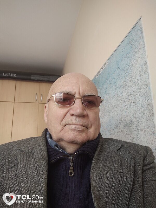 Том, Бургас