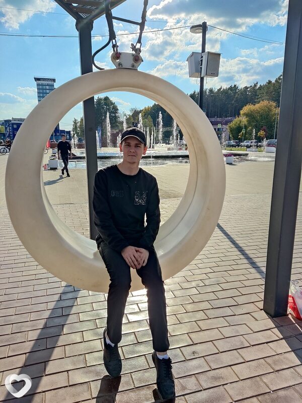 Андрей, 22, Сургуте — анкета №3128351