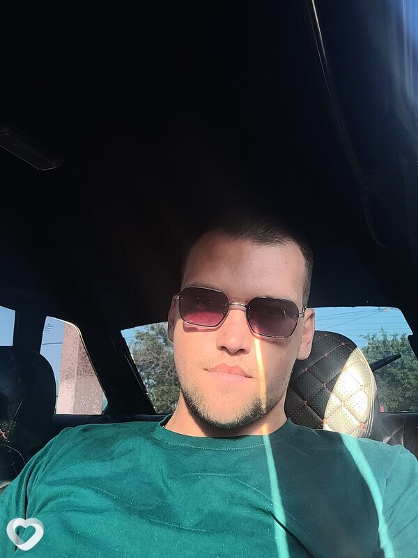 Михаил, 24, Новокубанске — анкета №3128478