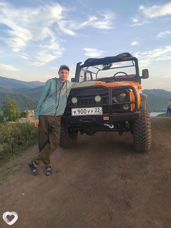 Артём, 21, Барнауле — анкета №3132774