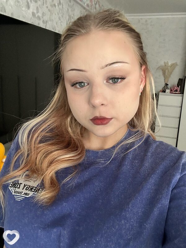 Ангелина, 21, Омске — анкета №3135172