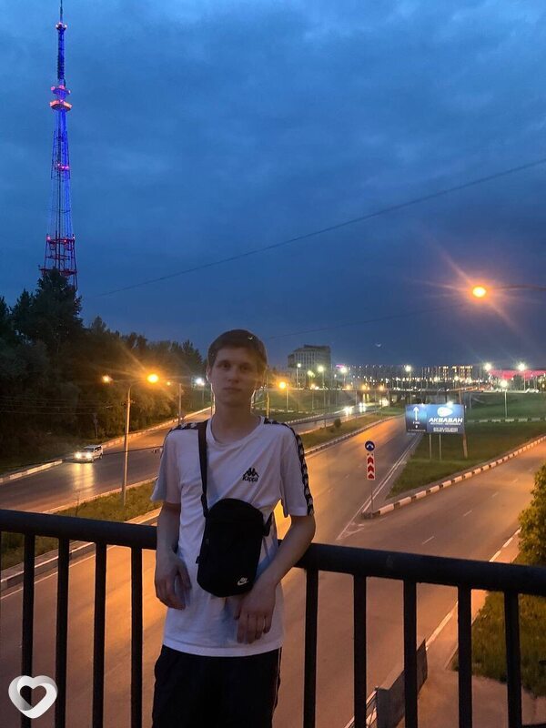 Данил, 21, Омске — анкета №3136412