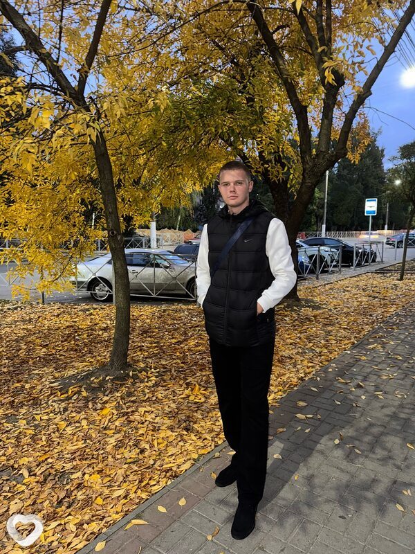 Дима, 21, Мелитополе — анкета №3139412
