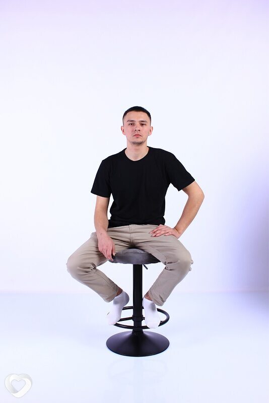 Олег, 25, Ханты-Мансийске — анкета №3139912