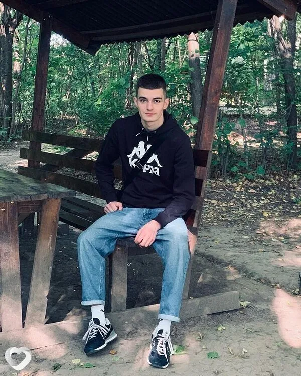 Александр, 23, Бийске — анкета №3143123