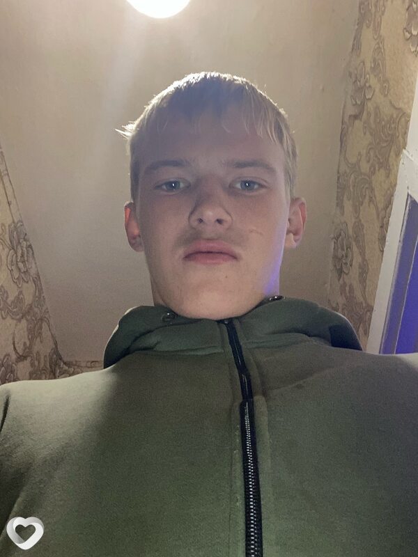 Александр, 19, Барнауле — анкета №3143668