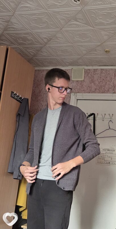 Максим, 19, Барнауле — анкета №3143994