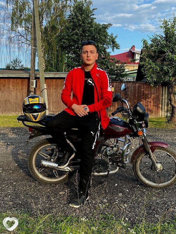 Денис, 20, Минусинске — анкета №3144010