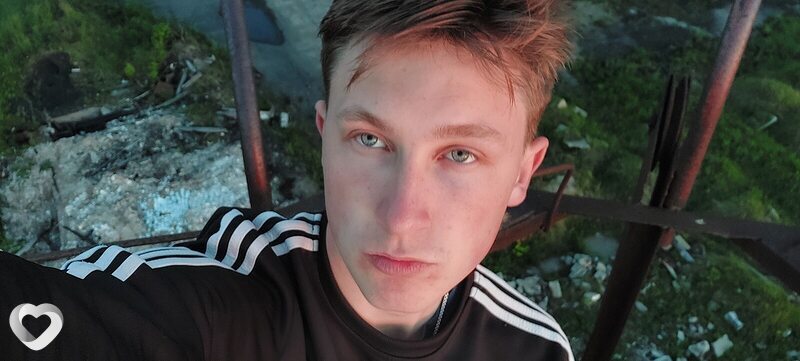 Данил, 21, Омске — анкета №3146693
