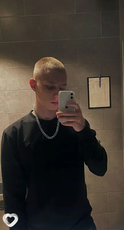 Роман, 21, Барнауле — анкета №3147231