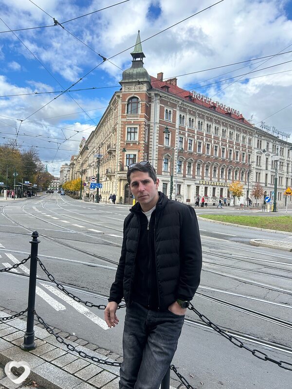 Omari, Скавина