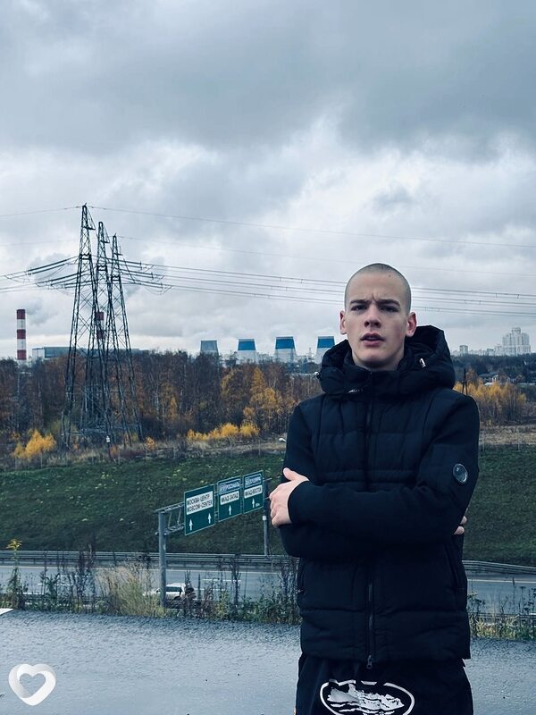 Денис, 19, Москве — анкета №3152042