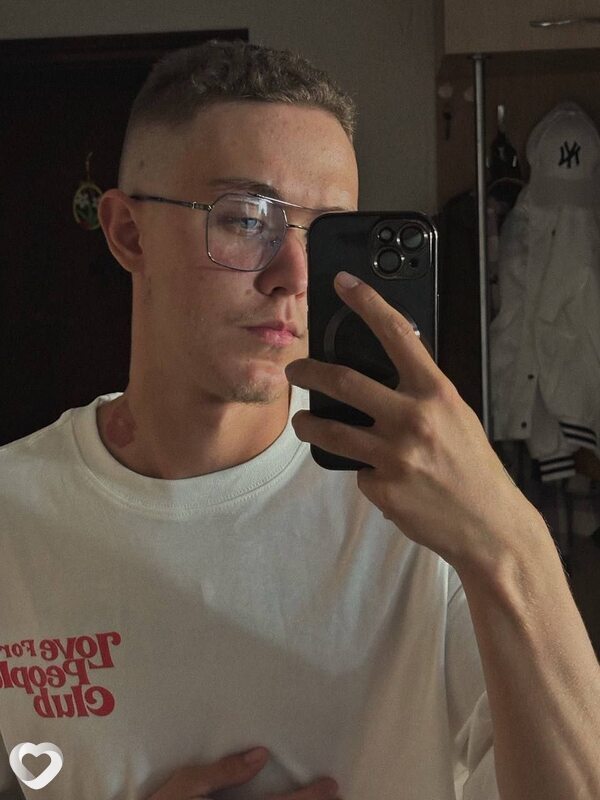 Артём, 20, Липецке — анкета №3152565