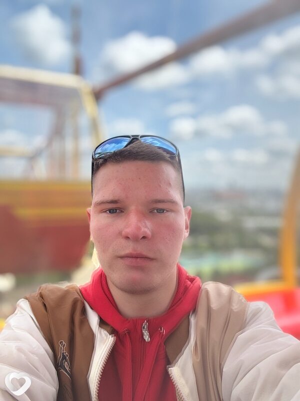 Антон, 21, Витебске — анкета №3153818