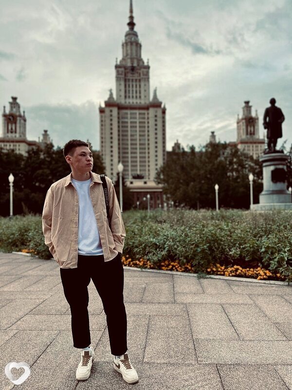 Илья, 19, Москве — анкета №3154547