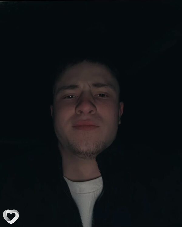 Максим, 21, Экибастузе — анкета №3155392