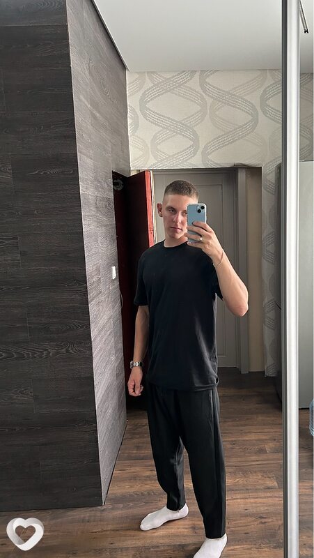 Илья, 21, Энгельсе — анкета №3157075