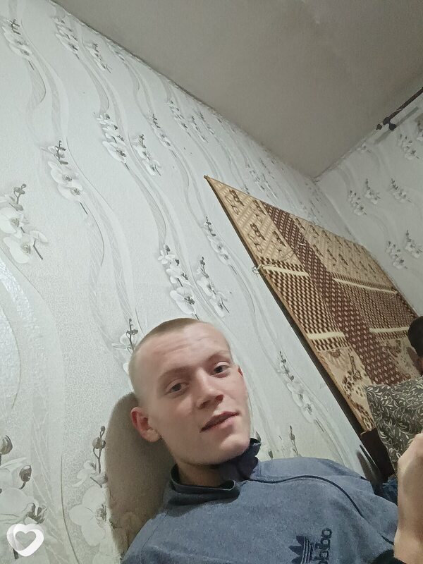 Влад, 20, Луганске — анкета №3163590