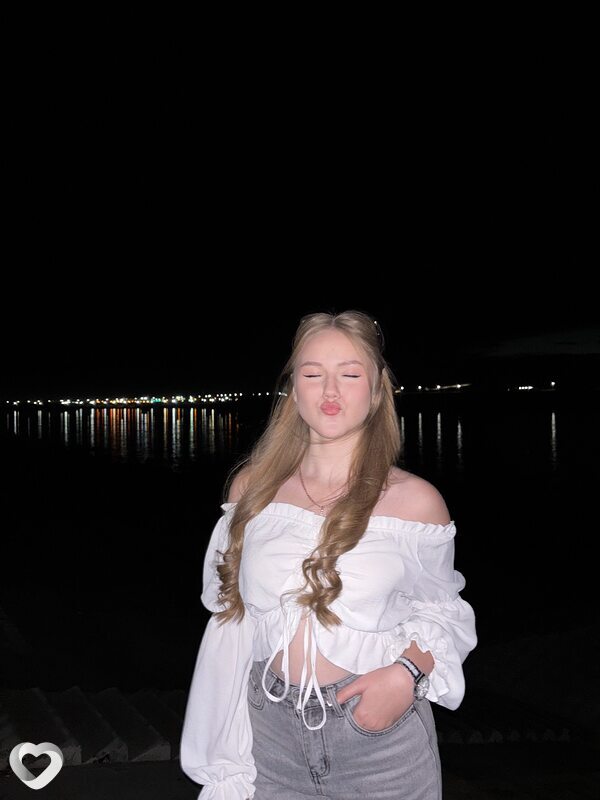 Лена, 18, Новосибирске — анкета №3163615