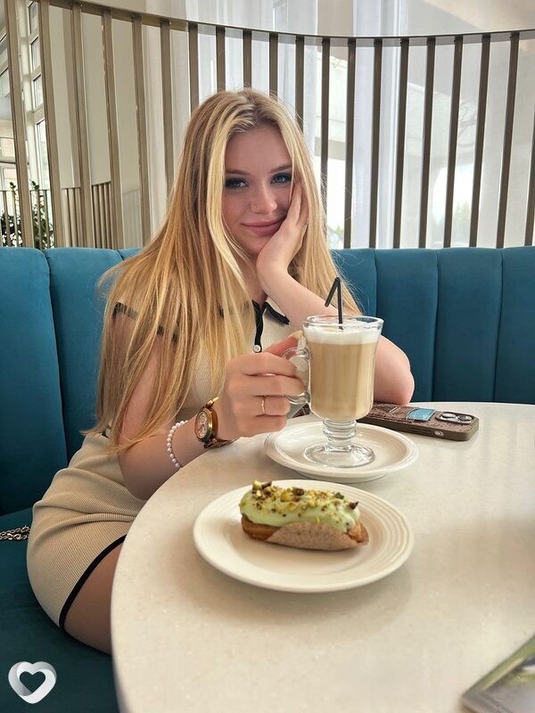 Аня, 23, Москве — анкета №3164058
