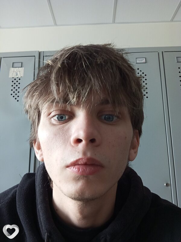 Александр, 21, Артеме — анкета №3165493