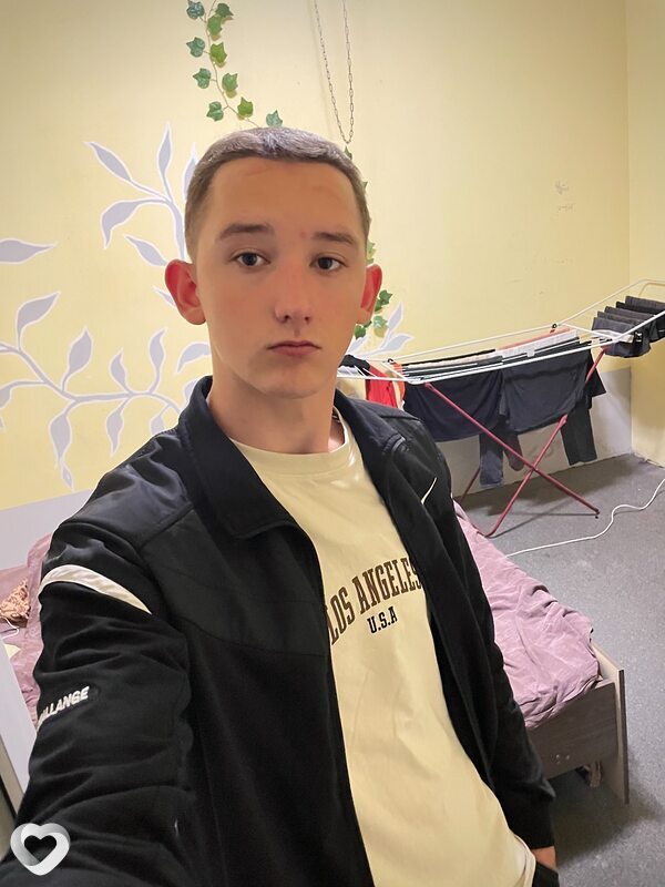 Андрей, 19, Адлер — анкета №3168256