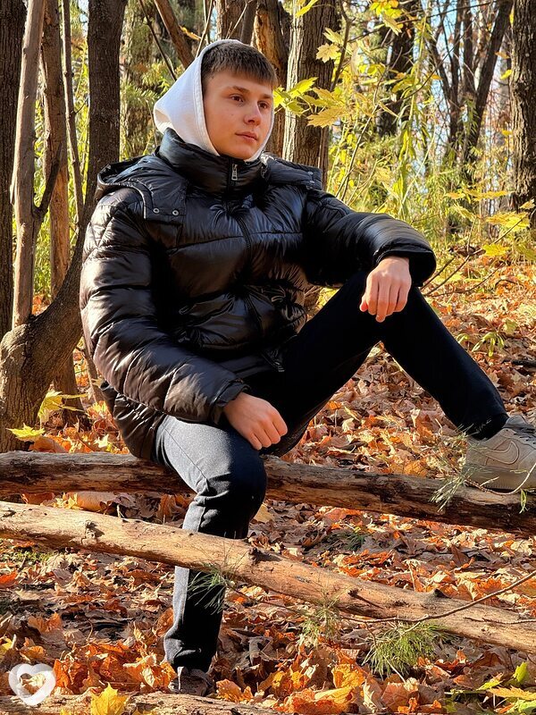 Ярослав, 19, Барнауле — анкета №3168903