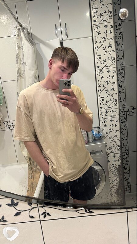 Александр, 22, Новосибирске — анкета №3168839